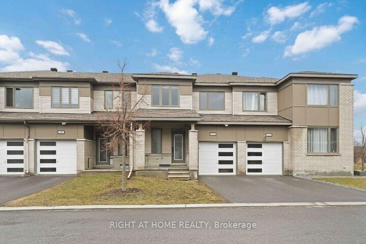 Property Photo:  404 Edgevalley Court  ON K2S 2R3 