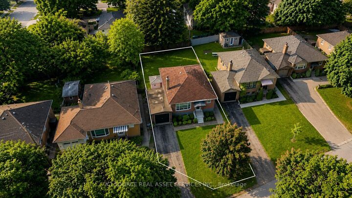100 Ballacaine Drive — photo 1