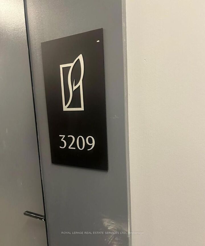 Photo de la propriété:  430 Square One Drive 3209  ON L5B 0L6 