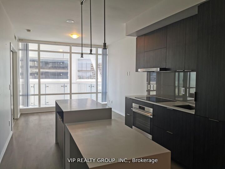 Property Photo:  1 Bloor Street E 2209  ON M4W 0A8 