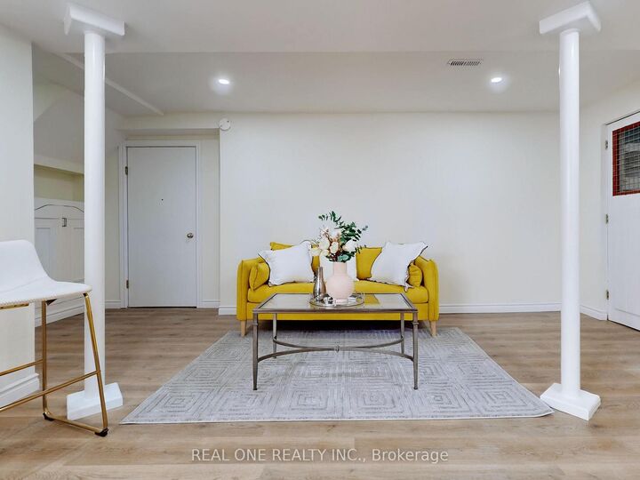 Property Photo: 47 Lowe Boulevard ON L3Y 6H1