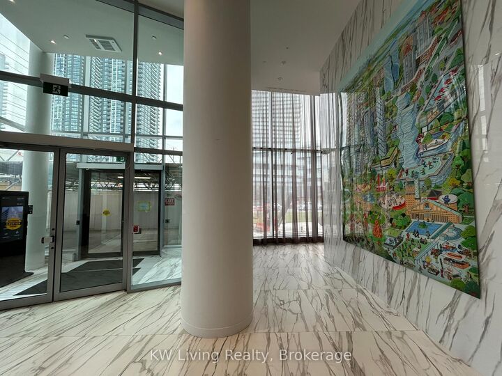 Property Photo:  448 Burnhamthorpe Road W 5909  ON L5B 0R4 