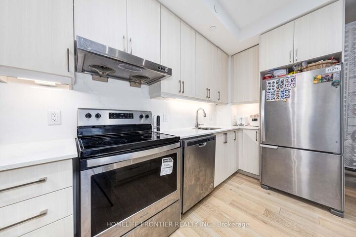 Property Photo: 591 Sheppard Avenue E 629 ON M2K 0G2