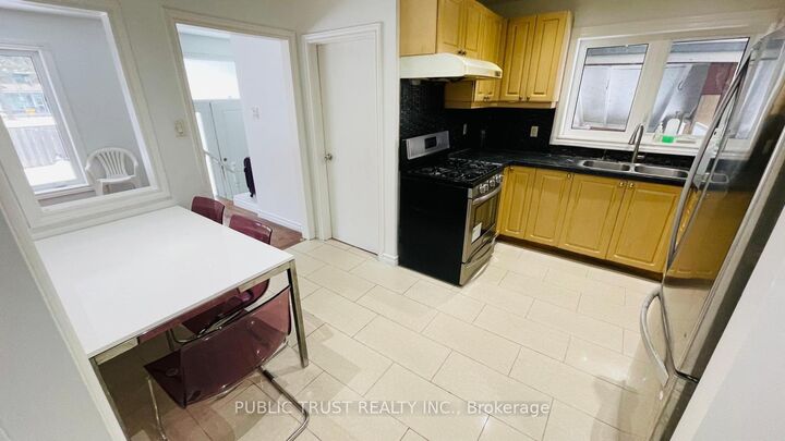Property Photo:  3818 Lawrence Avenue E  ON M1G 1R6 
