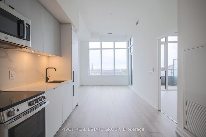 Property Photo: 285 Dufferin Street 715 ON M6K 0J2