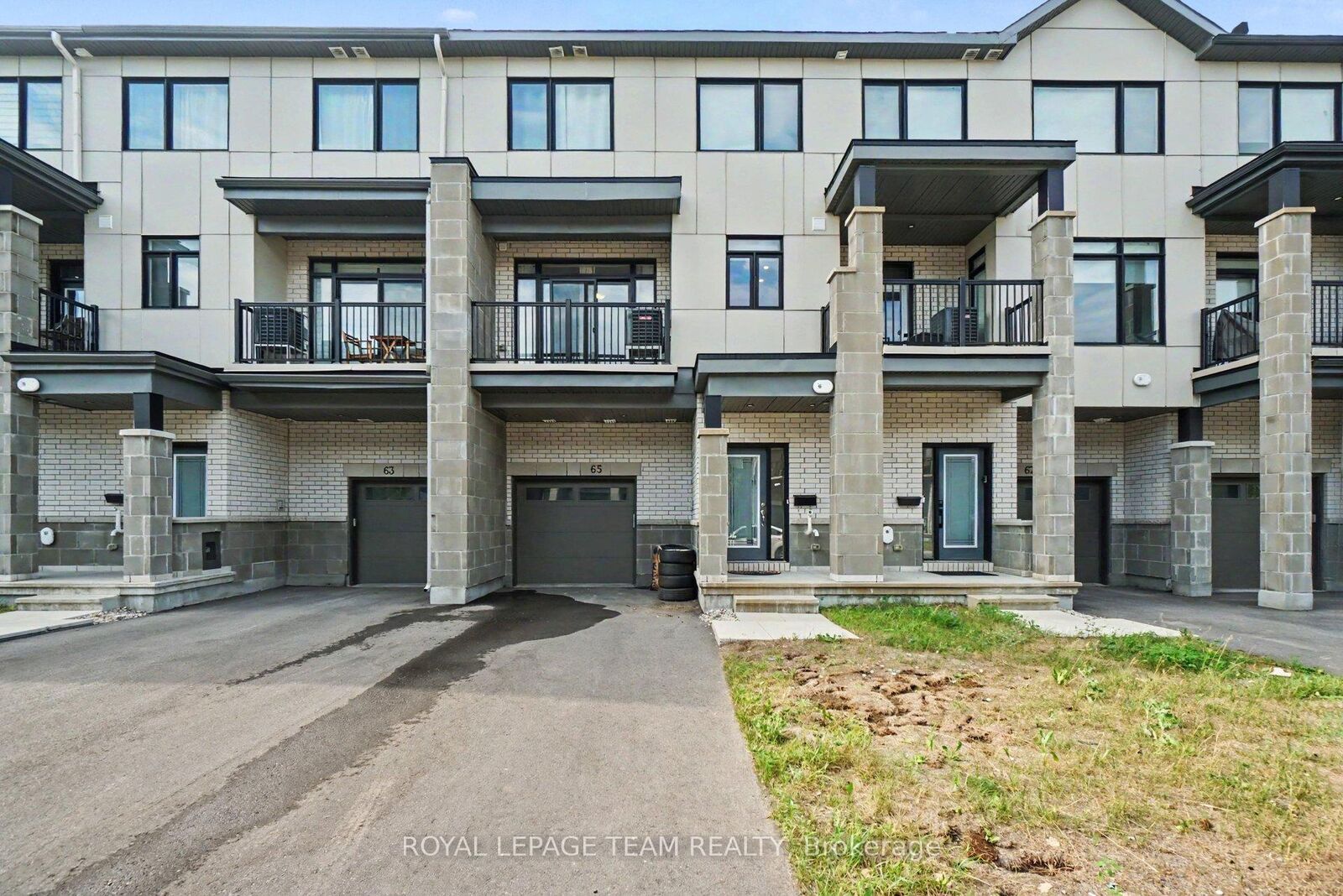 Property Photo: 65 Arinto Place ON K2S 2R7
