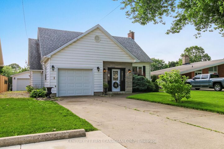 26 Grand Avenue — photo 1