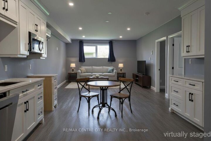 Property Photo: 92 Myrtle Street C ON N5H 2H5