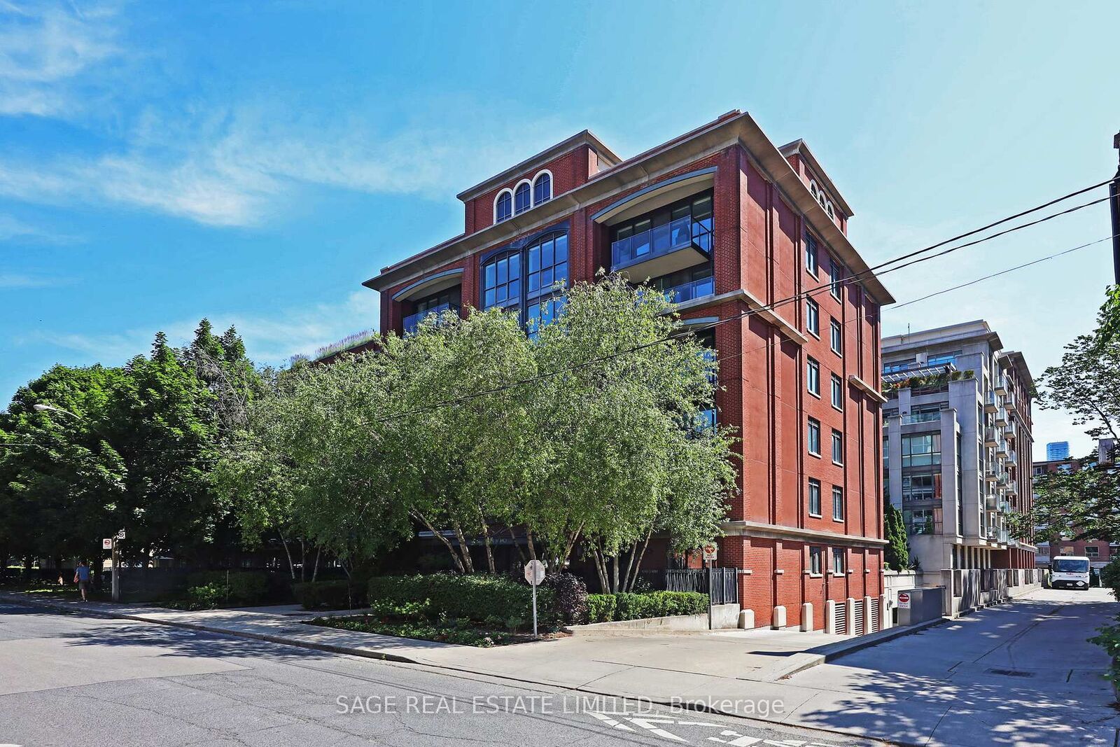 Property Photo:  11 Soho Street 405  ON M5T 3L7 