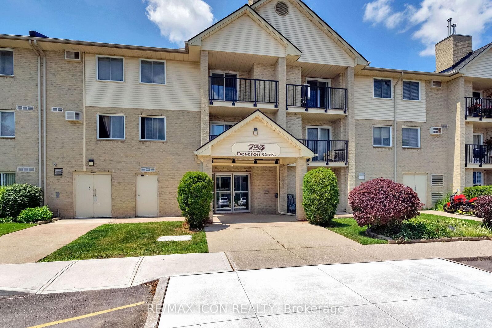 Photo de la propriété:  733 Deveron Crescent E 319  ON N5Z 4X7 