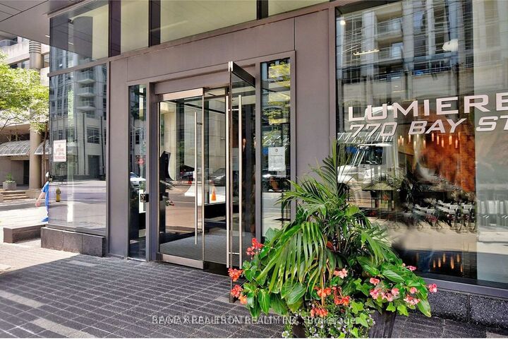 Property Photo:  770 Bay Street 1107  ON M5G 1N6 