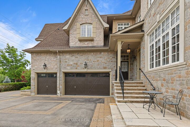 Property Photo: 725 Queensway N/A W ON L5C 1A7
