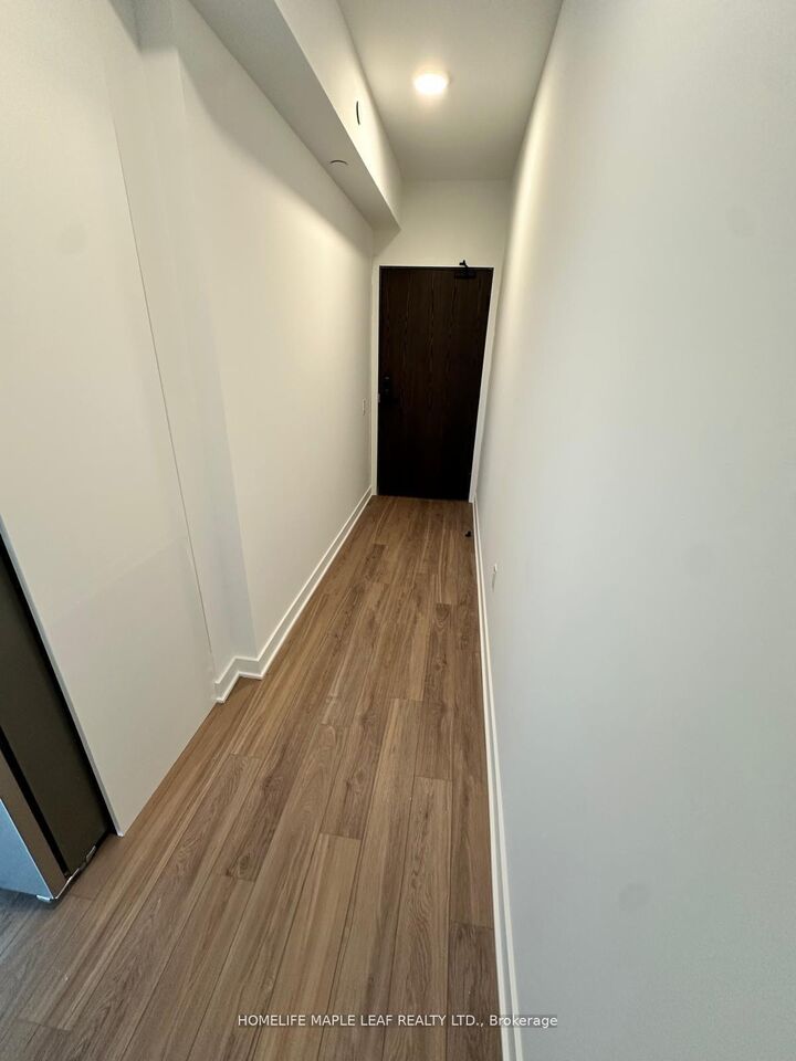Property Photo:  2782 Barton Street E 1520  ON L8E 2J8 