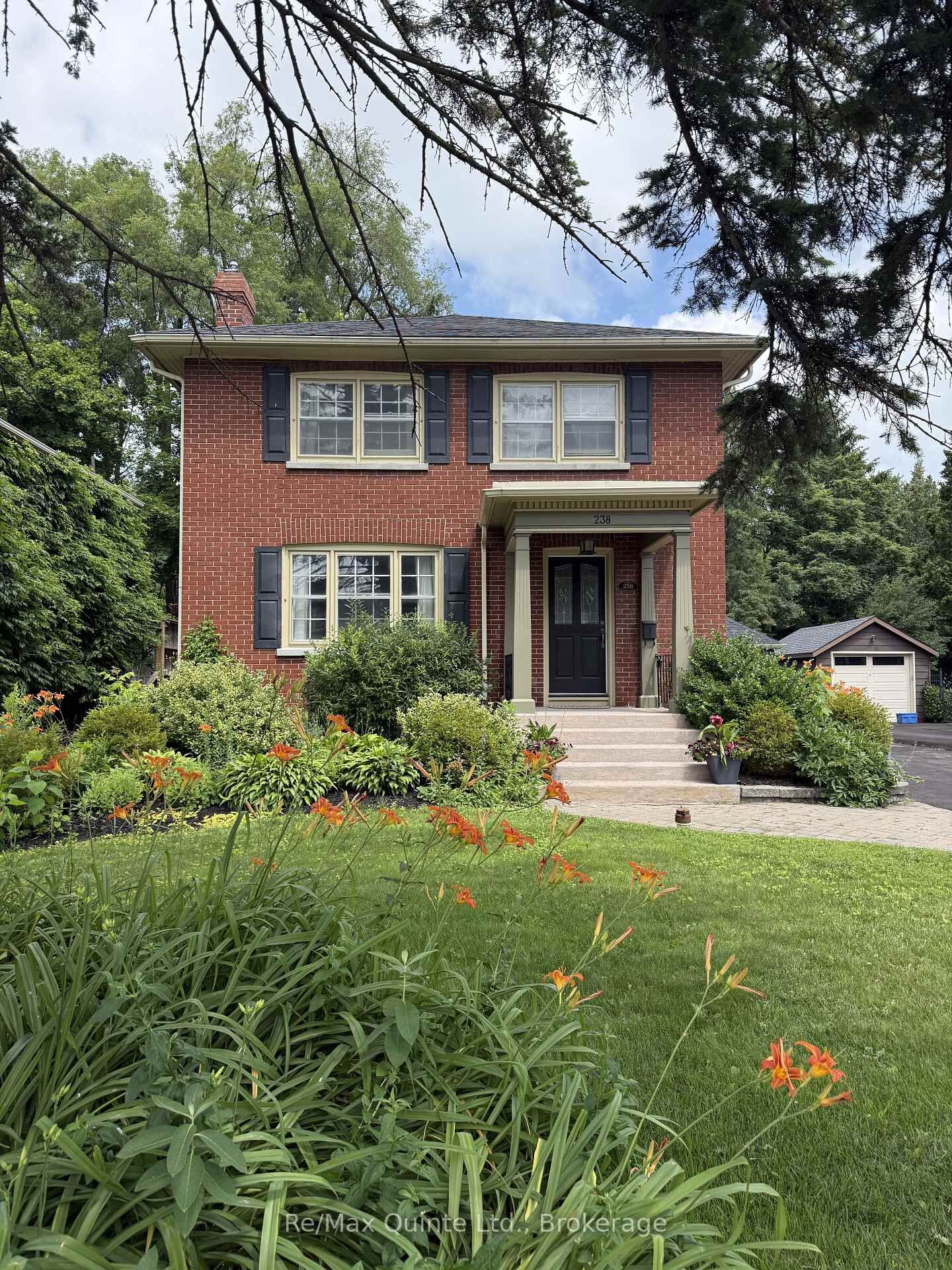 Property Photo:  238 Victoria Avenue  ON K8N 2C5 