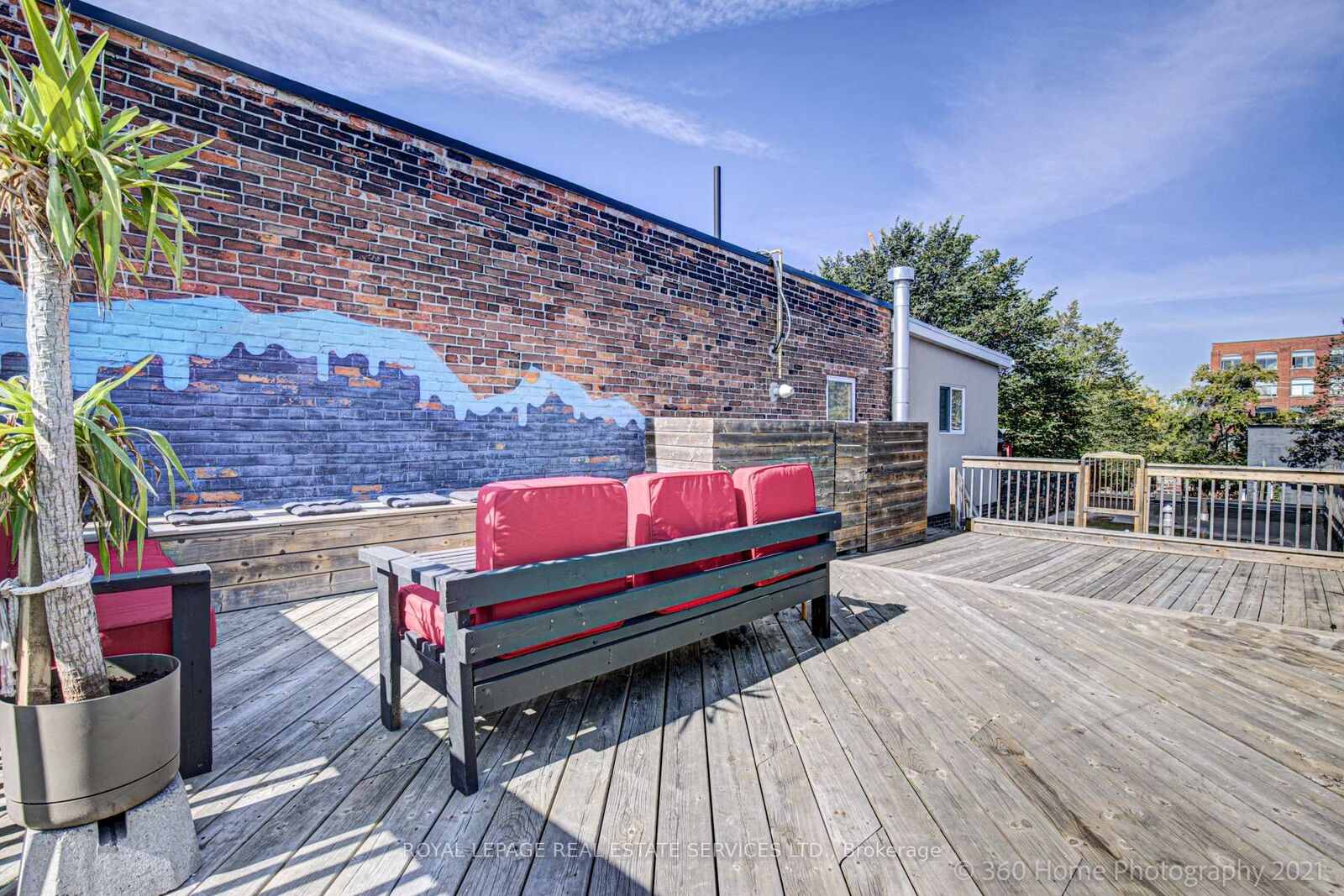 Property Photo:  1294 Queen Street W A  ON M6K 1L4 