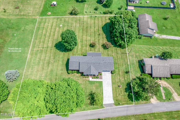 Property Photo:  105 Livesay Circle  TN 37857 