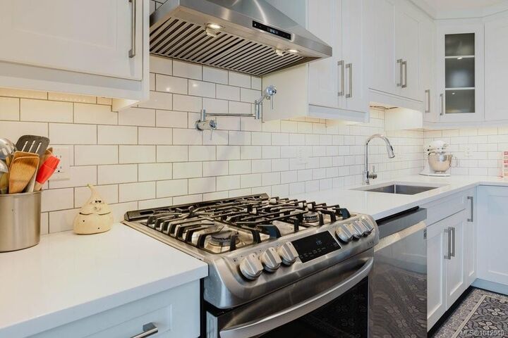 Property Photo: 5869 Deuchars Dr BC V9L 1L5