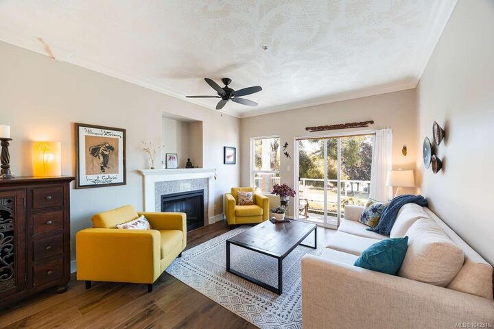 Property Photo:  1646 Balmoral Ave #10  BC V9M 2N1 