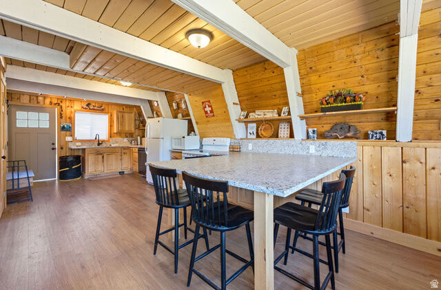 Property Photo: 6836 E Apache 103 UT 84055