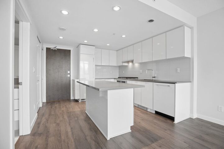 Property Photo: 2388 Madison Avenue 605 BC V5C 0K8