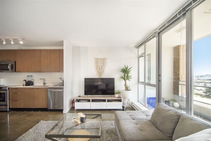 Property Photo: 221 Union Street 720 BC V6A 0B4