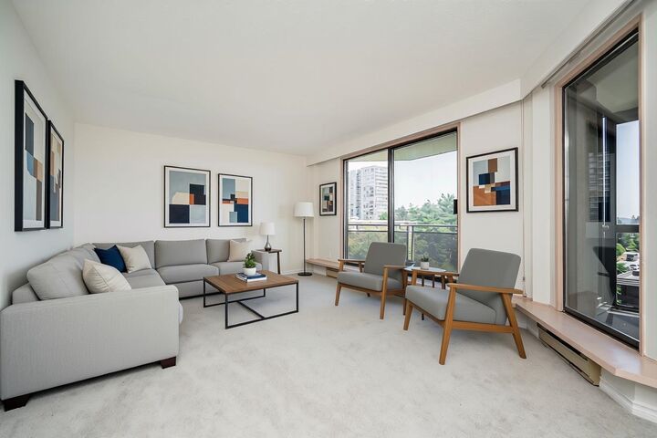 444 Lonsdale Avenue 801 — photo 1