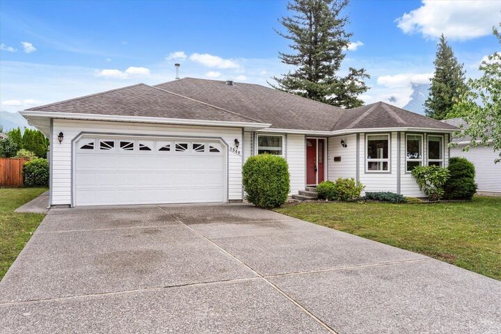 Property Photo: 1548 Canterbury Drive BC V0M 1A3