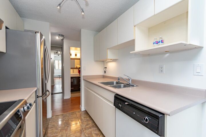 Property Photo: 110 W 4th Street 406 BC V7M 3H3