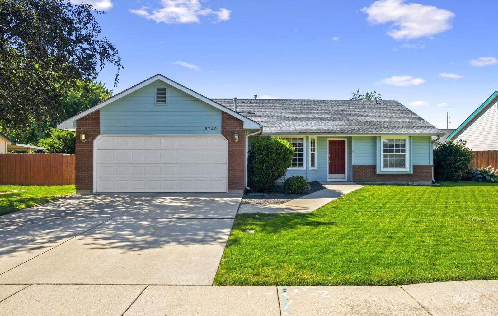Property Photo:  9749 W Toni St  ID 83704 