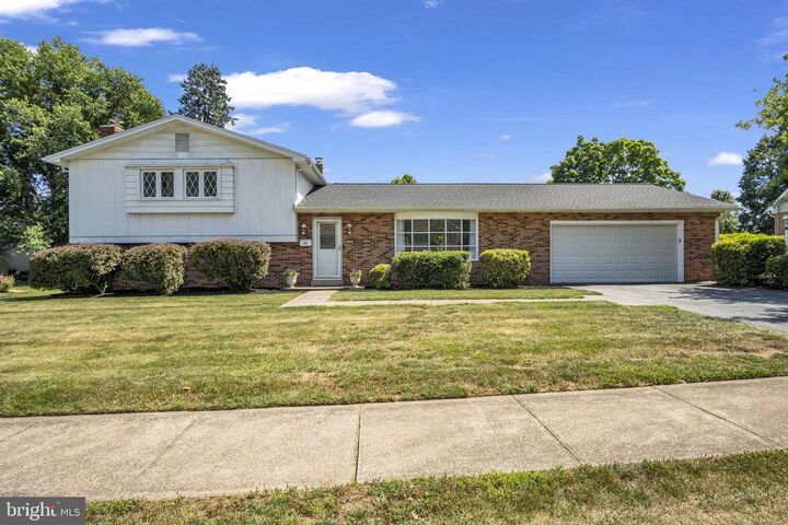 Property Photo: 306 E Elmwood Avenue PA 17055