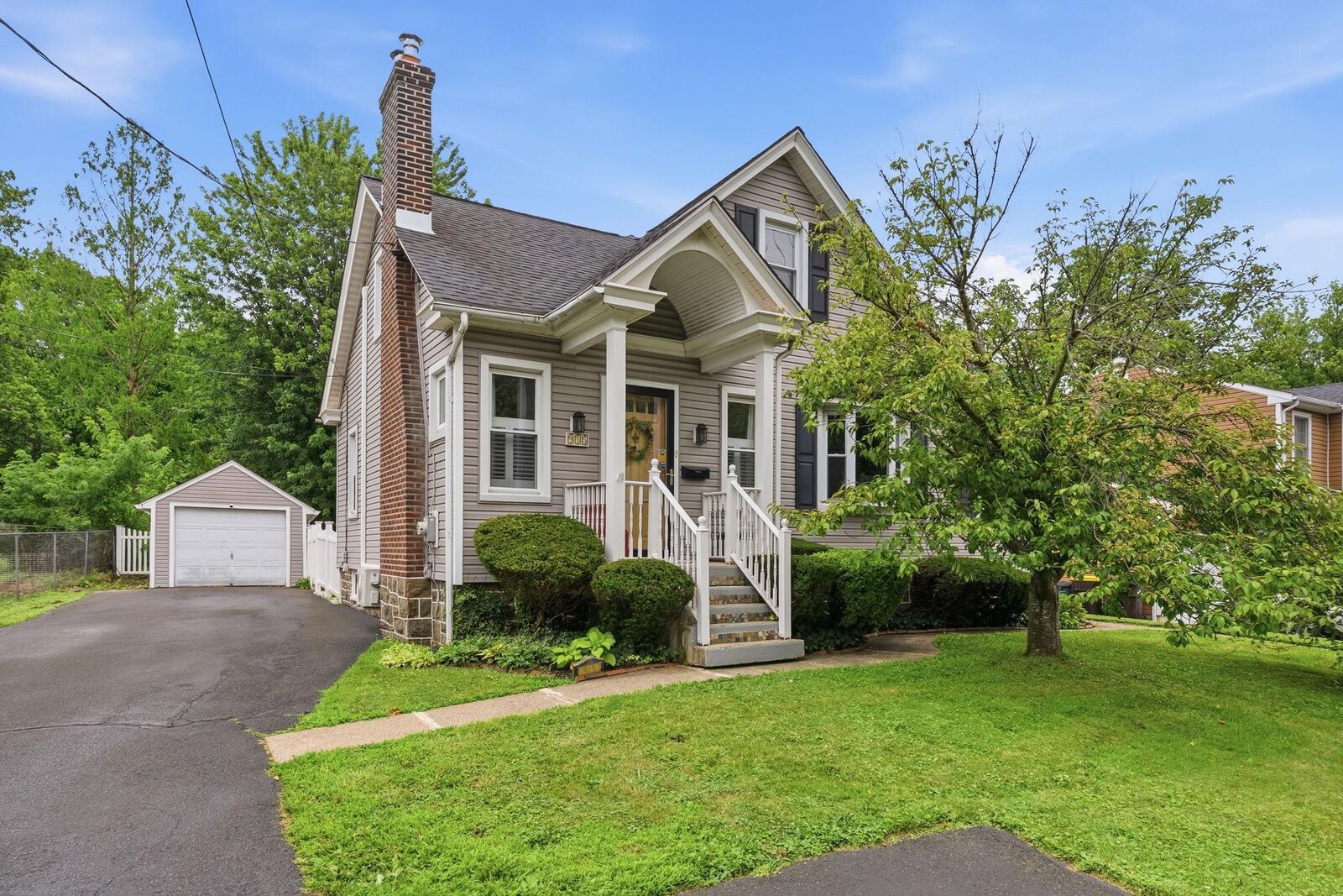 Property Photo:  915 E Walnut Street  PA 19454 