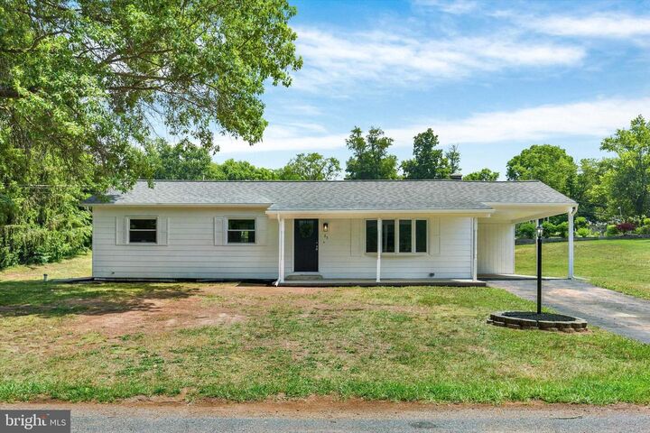 Property Photo: 85 Vista Circle PA 17319