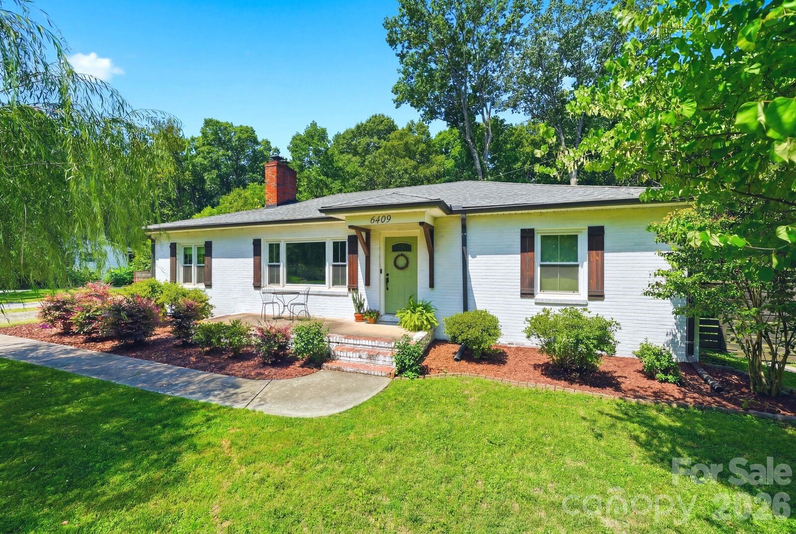 Property Photo:  6409 Woodland Circle  NC 28216 
