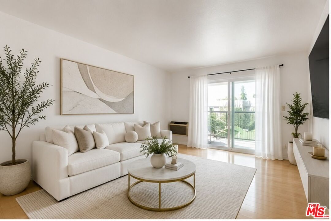 Property Photo:  9005 Cynthia St  CA 90069 