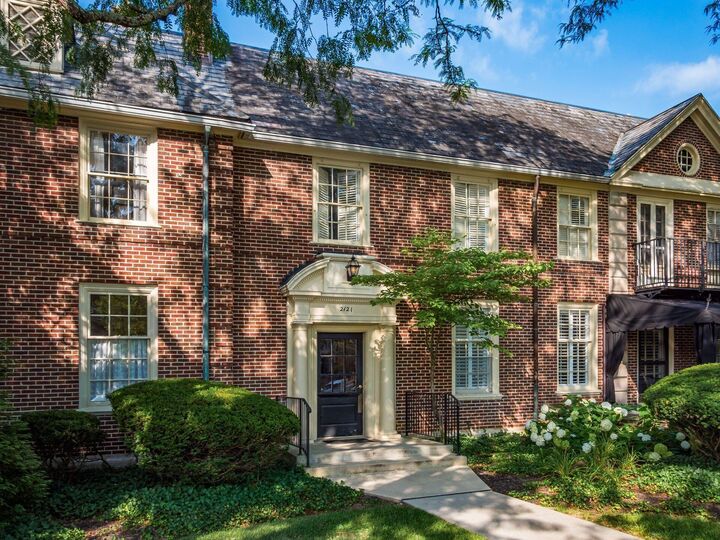 Property Photo:  2121 Arlington Avenue  OH 43221 