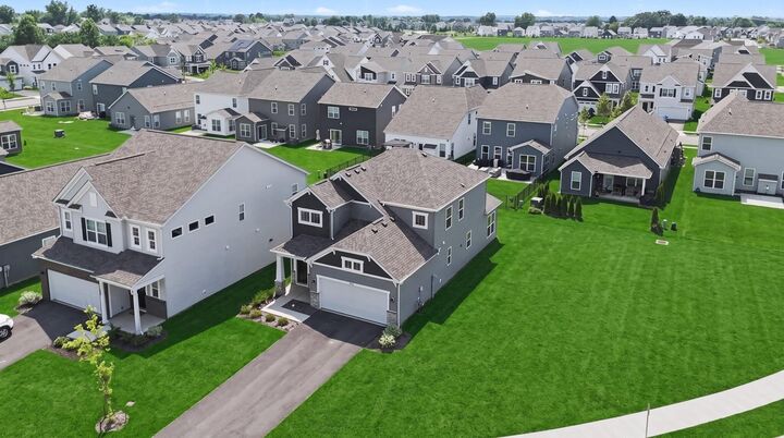 Property Photo:  3625 Shoal Way  OH 43065 