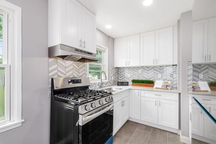Property Photo: 949 E 19th Avenue OH 43211