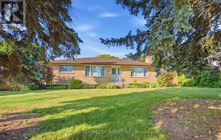 Property Photo: 303 Simcoe Street ON N4G 2J5