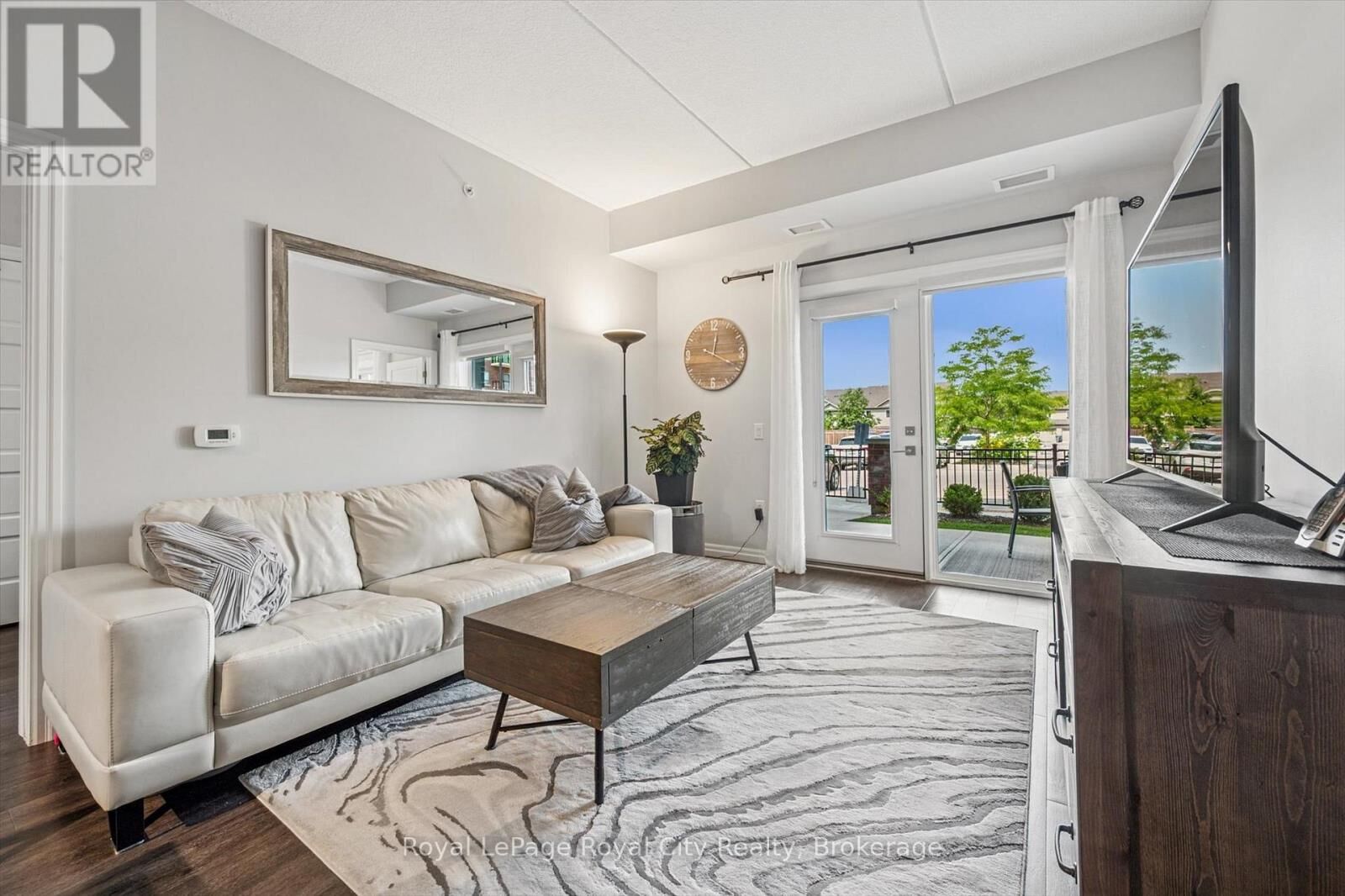 Property Photo: 35 Kingsbury Square 121 ON N1L 0J4
