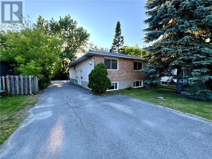 Property Photo: 1371 Falconbridge Road ON P3A 4N6