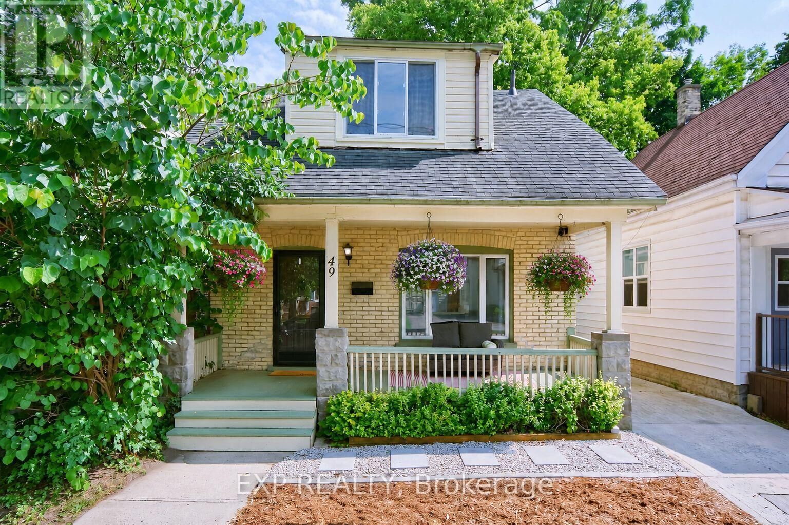 Property Photo:  49 Euclid Avenue  ON N6C 1C2 