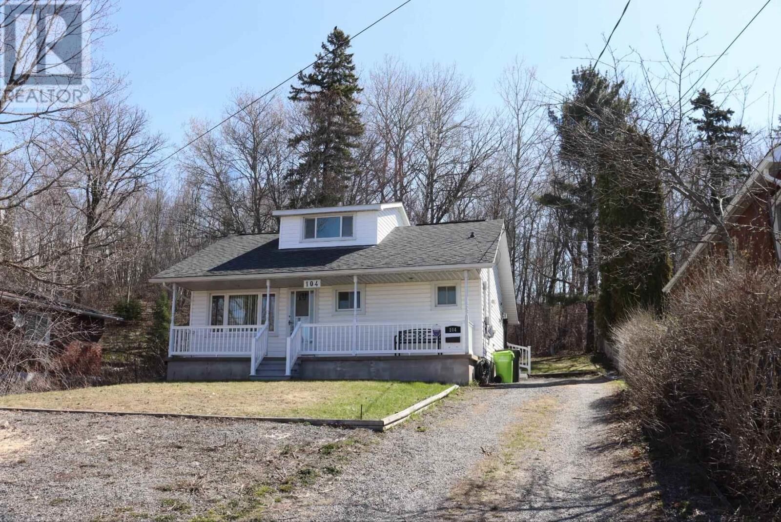 Property Photo: 104 Birch St ON P6B 2J6