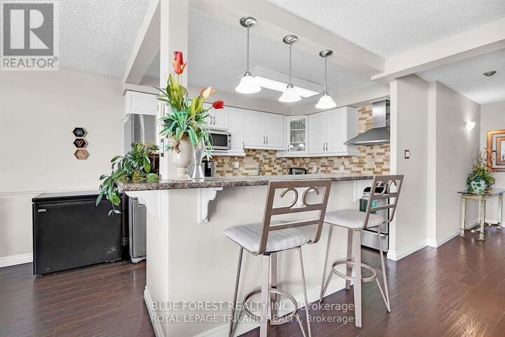 Property Photo:  363 Colborne Street 1006  ON N6B 3N3 