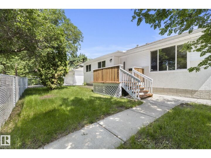 Property Photo:  10602 100 Av  AB T8L 1Z6 