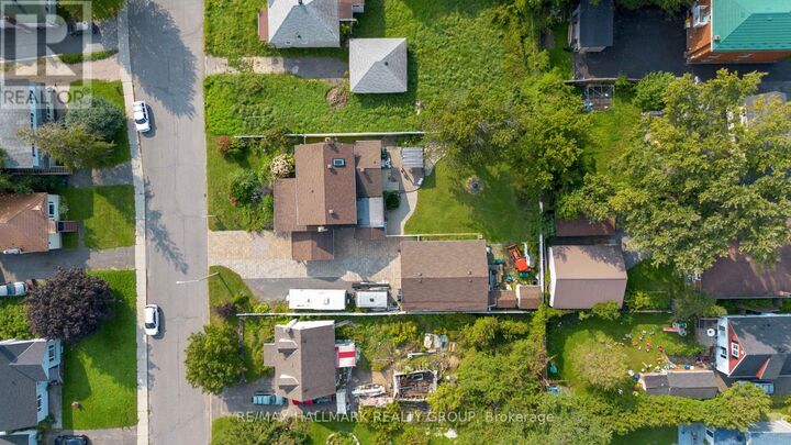 Property Photo: 431 Blake Boulevard ON K1K 1A9