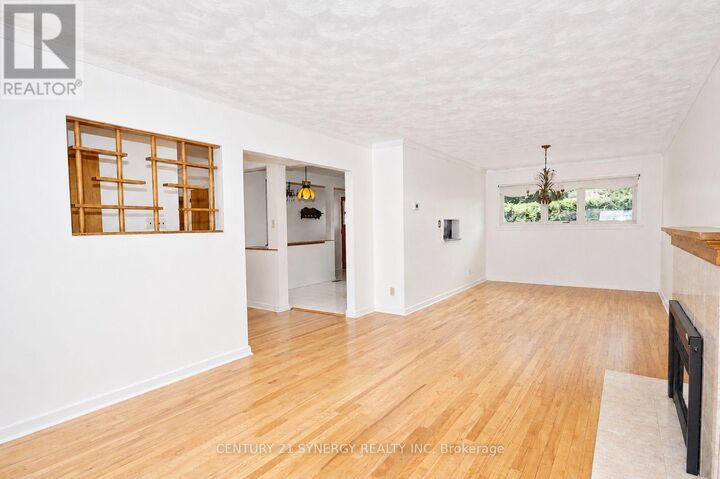 Property Photo:  2148 Iris Street  ON K2C 1B3 