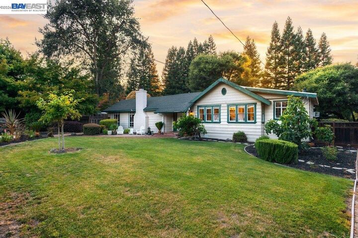 Property Photo: 208 South Ave CA 94507