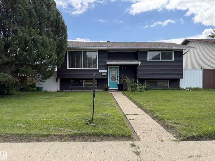 Property Photo: 4507 46 Avenue AB T9A 1X1