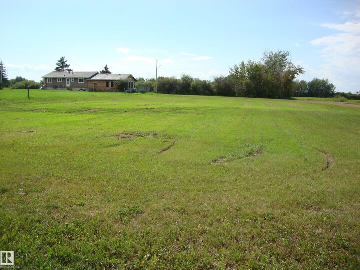Property Photo:  618 5th Ave  AB T0A 3J0 