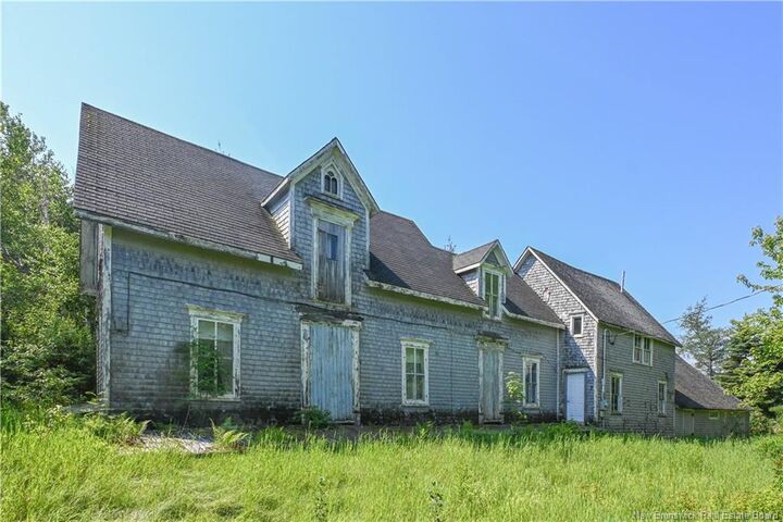 Property Photo:  325 Savoie Street  NB E1W 1A3 